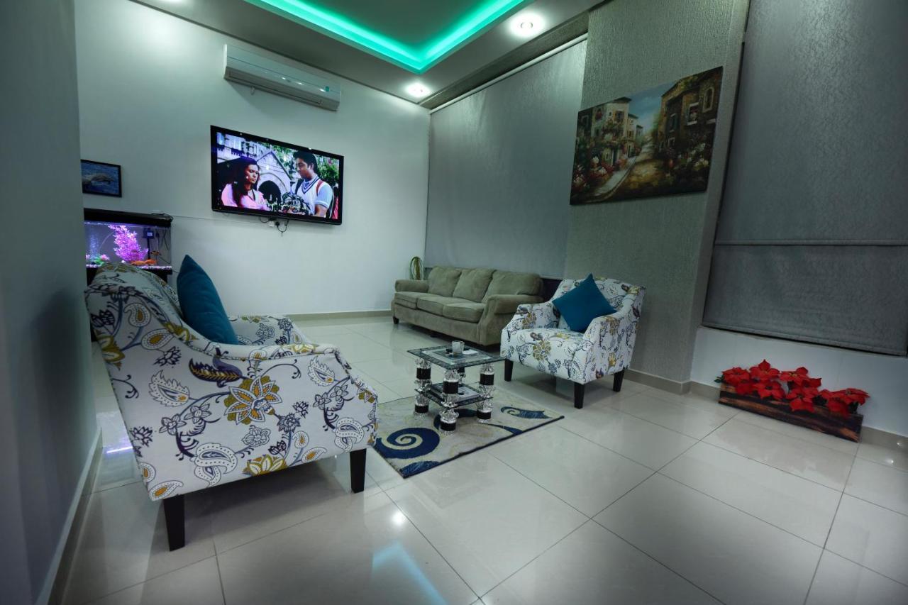 Heidelberg Apartment Кувейт Екстериор снимка